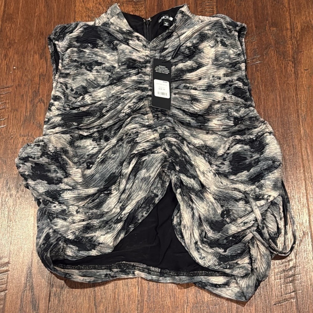 NWT! 3X Fashion Nova Gray and Black Ruched Asymmetrical - Picture 4 of 10